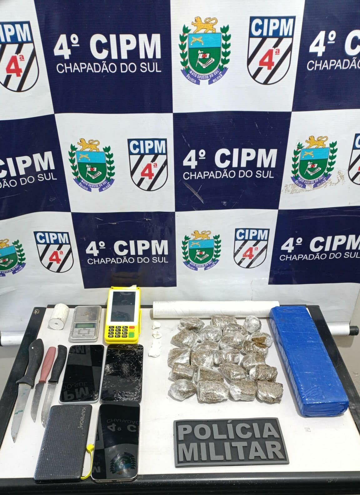 Imagem de compartilhamento para o artigo Drogas e materiais do tráfico são apreendidos em terreno baldio de Chapadão do Sul da MS Todo dia
